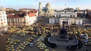 Данък за таксиметровите превози не мина в парламента