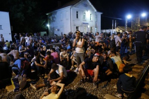 Почти 10 000 бежанци влязоха в Хърватия за ден