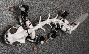 Швейцарски учени създадоха робот-саламандър