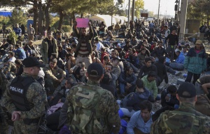 Гърция отрича опитите да бъдат потопени лодки с бежанци