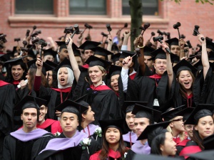 Как приемат  студенти най-престижите университети в САЩ?