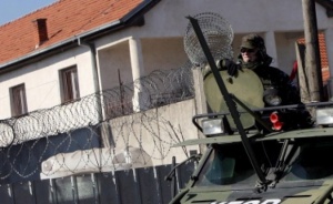 Замериха полицейското управление в Завидович с взривно устройство