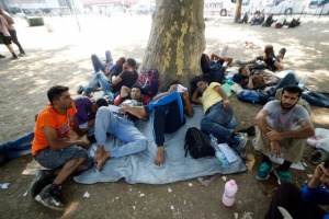 Гърция пращи по шевовете от мигранти