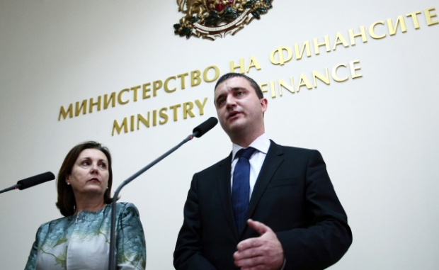 Горанов: Няма да се намаляват възнагражденията в МВР