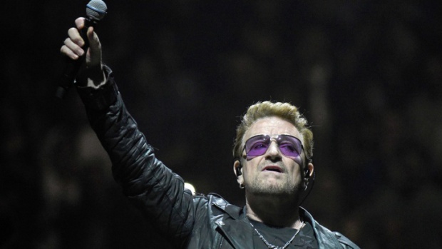 U2 отложи концерта си в Париж