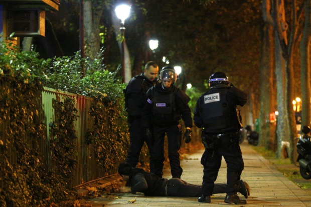 Експерт: Най-малко 20 души са замесени в атентата в Париж