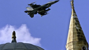 Турската авиация патрулира по границата със Сирия