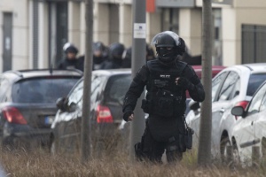 Полицията във Франция арестува заподозрян за атентатите в Париж