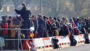 Австрия иска ускоряване на процедурата по депортация на мигранти