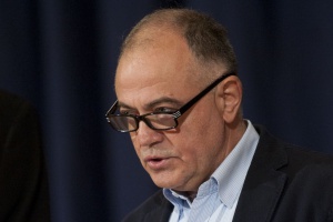 Ген. Атанасов напуска поста шеф на вътрешната комисия в парламента