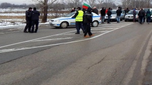 Блокират пътя Видин-София за неизплатени заплати