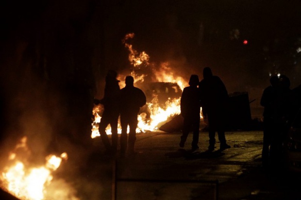 Анархисти вилняха в центъра на Атина, има ранен