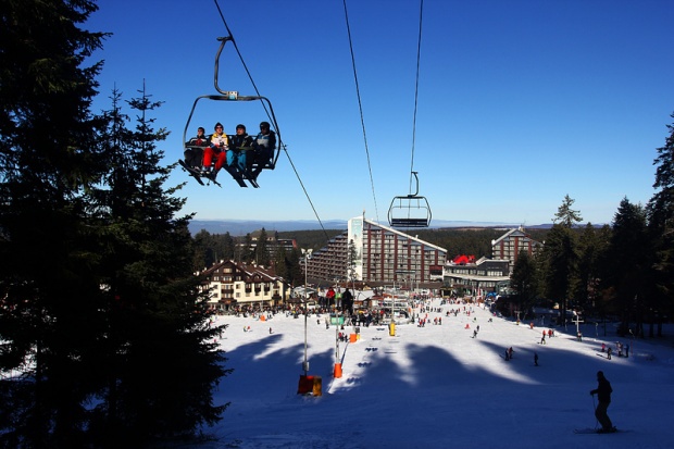 Министър Ангелкова открива ски сезона в Банско