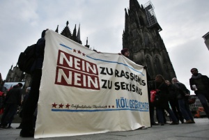 Няма арестувани насилници в Германия, възмущението расте