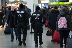 Депортиране заплашва мигранти, участвали в посегателствата срещу жени в Германия