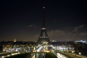 Нападателят в Париж е носел взривно устройство