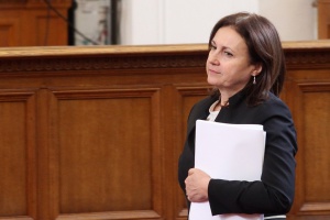 Трябва да престанем с ченгежийските номера, заяви министър Бъчварова