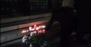Минута мълчание и в София за погубения във Враца младеж