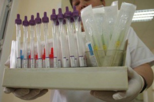 Един пациент в кома и петима в критично състояние след тест на ново лекарство във Франция