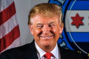 Доналд Тръмп е "опасен глупак", заявиха британски депутати