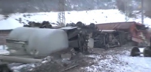 Влак дерайлира край Дупница, 9 вагона са се преобърнали