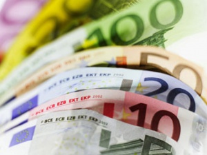 Българи и литовци измамиха французойка с 23 000 евро