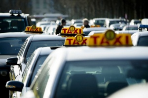 "Юбер" ще плати над 1 млн евро неустойки на френските таксита