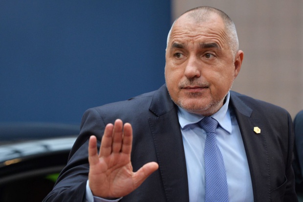 Борисов размаха пръст на ДСБ, вбесен от коментарите за "орташко" управление с  Доган