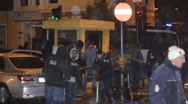 Кризисен щаб в Берлин прибира жертвите от Истанбул, очакват втори атентат