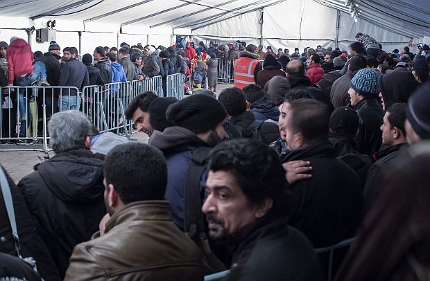 "Хюман райтс уоч" : Атентатите и миграционната криза са довели до отстъпление в човешките права в Европа