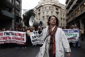 Ивайло Московски към ЕК: Трябва да има рестрикции за Гърция