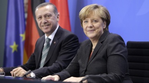 Опозицията в Германия: Визитата на Меркел в Турция беше загуба на време