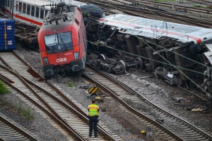 Катастрофа с влак в Германия остави осем ранени
