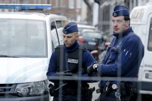 Полицията в Белгия задържа десет души заради съмнение, че са членове на ИД