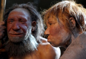 Неандерталците и хората са се кръстосвали от много по-рано
