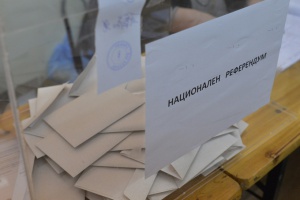 Представители на ''Шоуто на Слави'' в парламента, обсъждат референдума