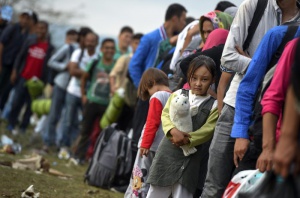 Австрия свиква среща заради мигранти, всички балкански страни са поканени