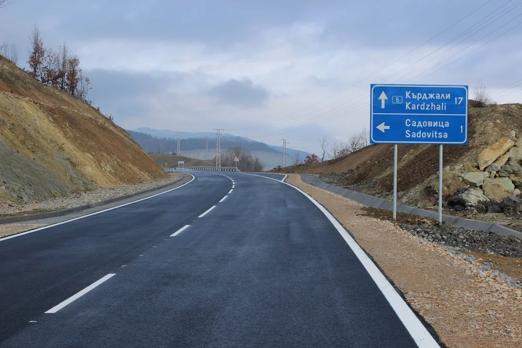 Държавата инспектира новия път Кърджали-Подкова