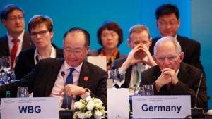 AFP: Германия срещу Г 20 - Ще успее ли световната икономика да избяга от "живите мъртви"