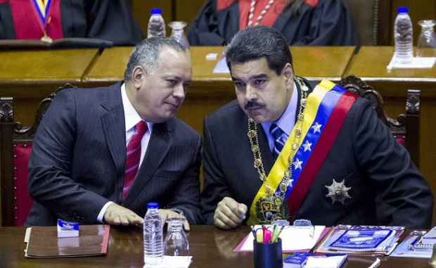 Във Венецуела намалиха работното време, за да пестят енергия