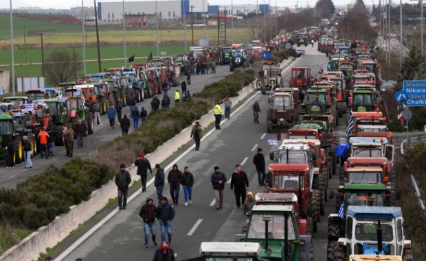 Гръцките фермери ще увеличат времетраенето на блокадите по магистралите
