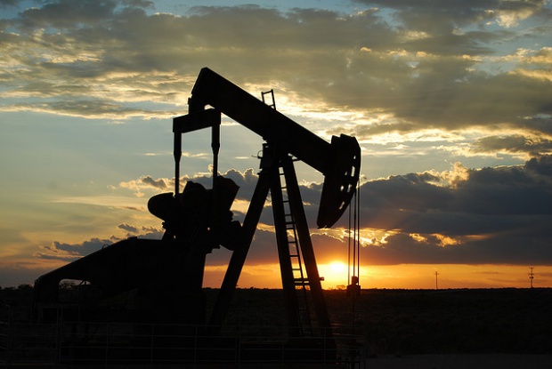 Петролните гиганти отчитат рекордни загуби