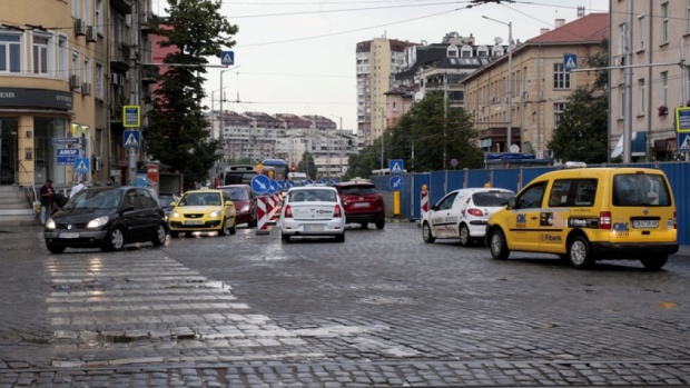 Нови ограничения за движението в София до края на февруари заради метрото