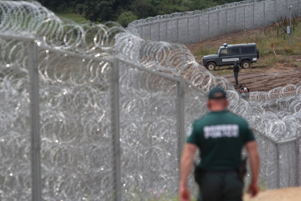 Оградата срещу бежанците няма да покрива цялата граница с Турция