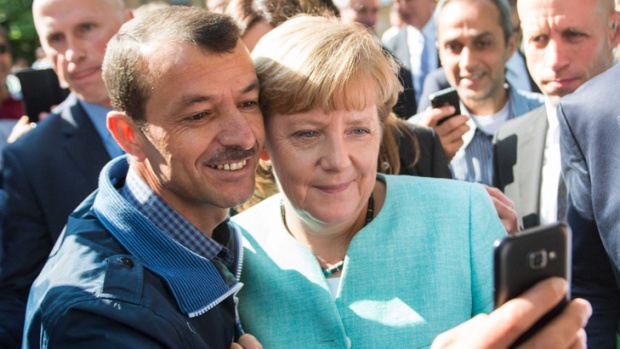 Шпигел: Хуманитарният подход на Меркел в кризата с бежанците не успя