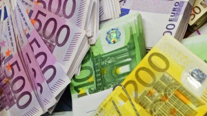Закопчаха данъчна от столичната НАП за 1000 евро подкуп