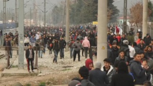 Мигранти блокираха жп линия близо до Идомени