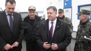 Военният министър Ненчев: Имаме готовност за ограда и по границата с Гърция