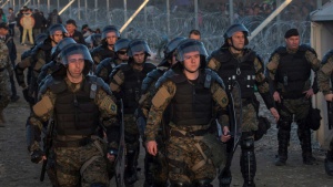 Македония се надява на покана за членство в НАТО заради бежанската криза