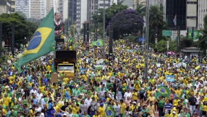 Милиони на протест за оставката на Дилма Русеф в Бразилия
